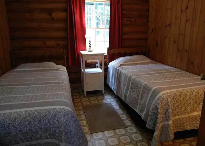 Robinson\'S Cottages